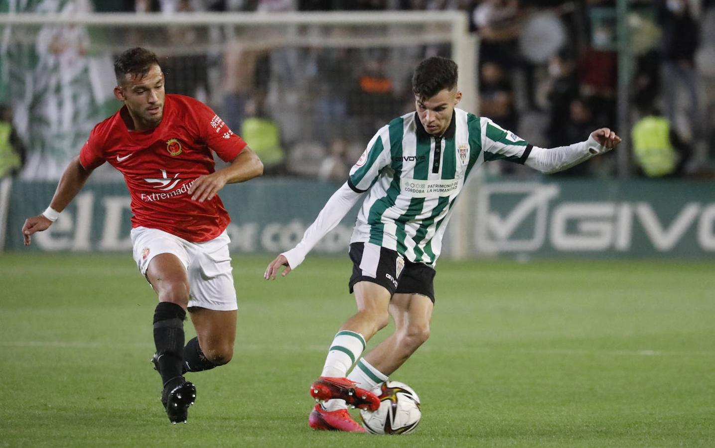 Las mejores imágenes de la victoria del Córdoba CF ante la UD Montijo (3-1)