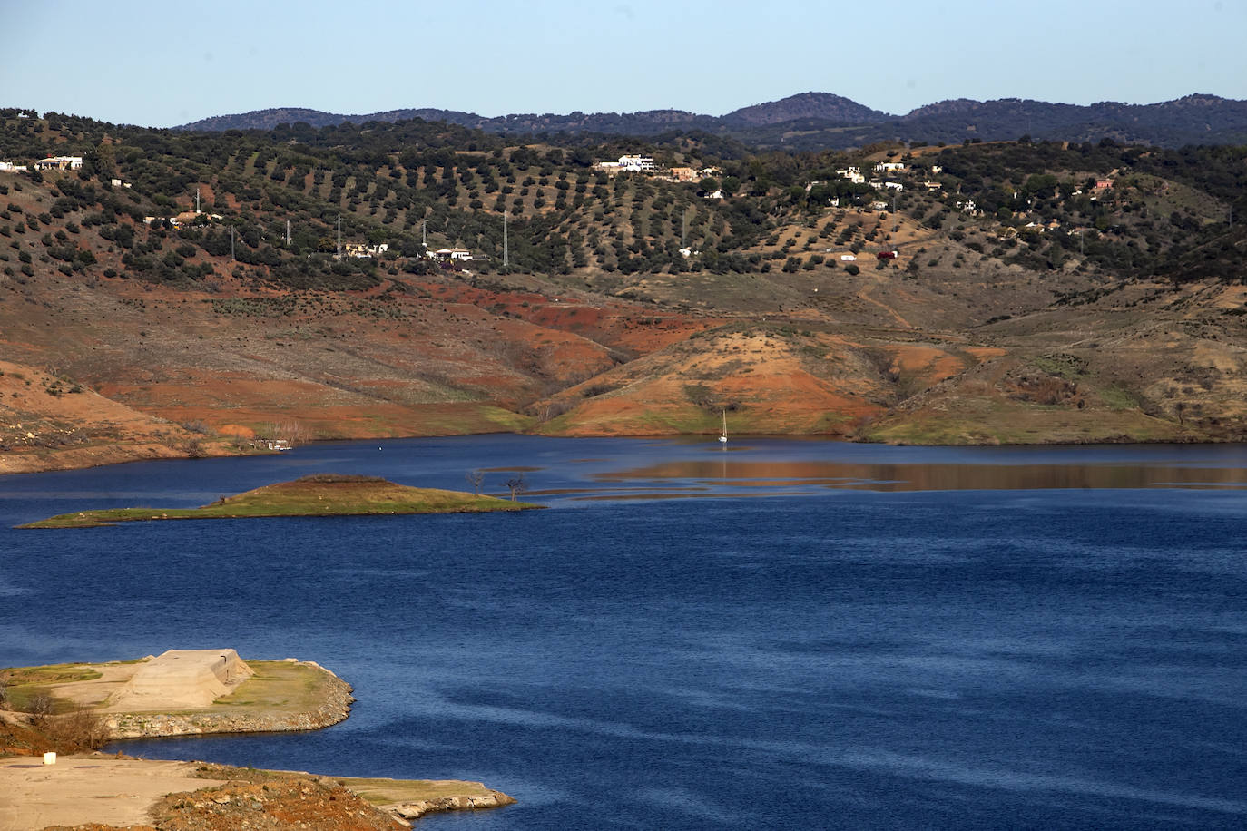 La sequía en el pantano de La Breña de Córdoba, en imágenes