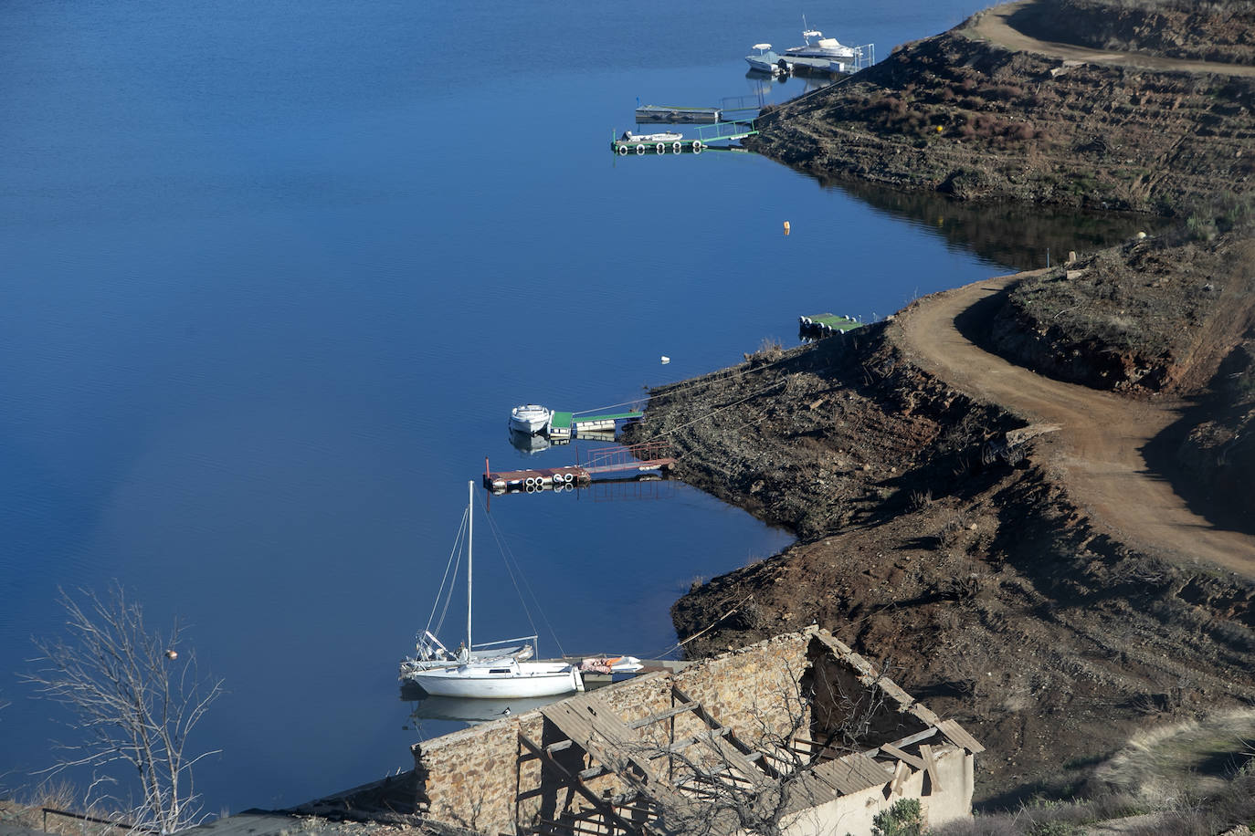 La sequía en el pantano de La Breña de Córdoba, en imágenes