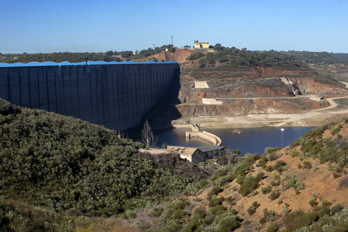 La sequía en el pantano de La Breña de Córdoba, en imágenes