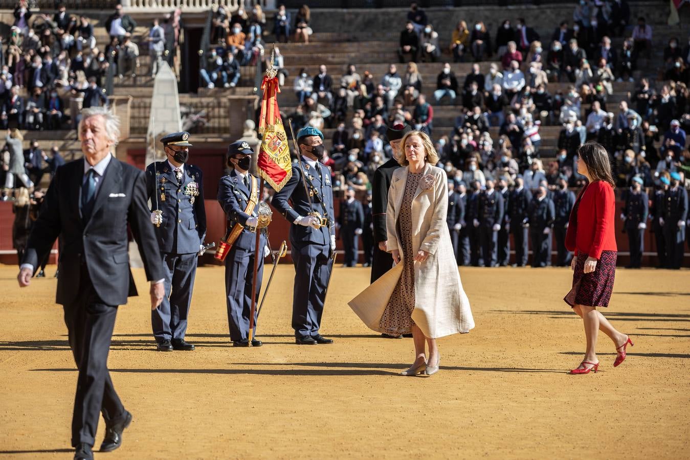 Jura de bandera en la plaza de toros de la Maestranza de Sevilla