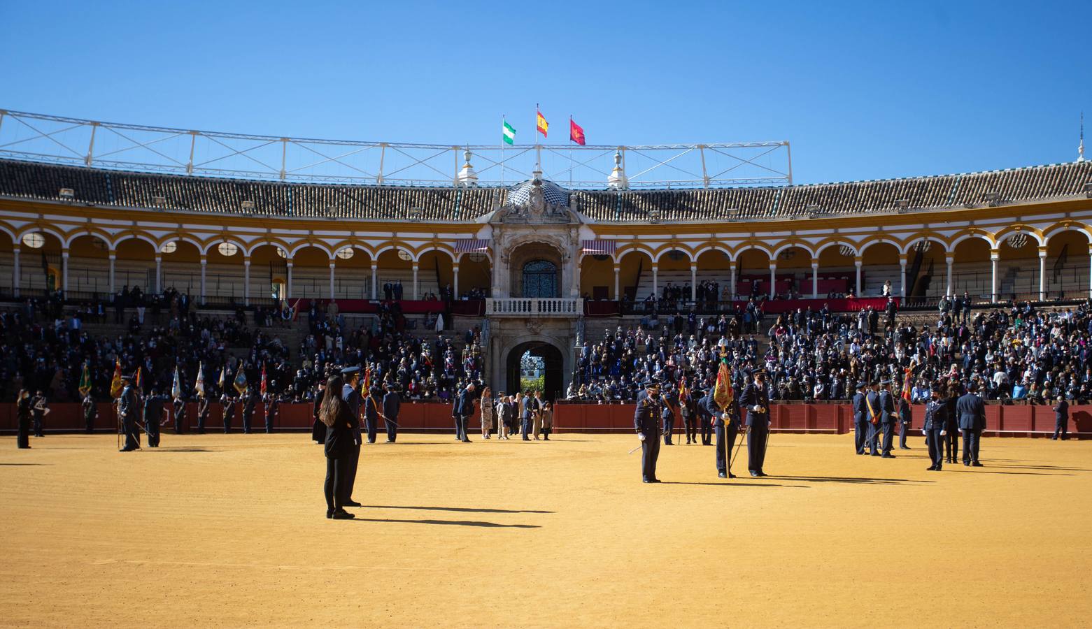 Jura de bandera en la plaza de toros de la Maestranza de Sevilla