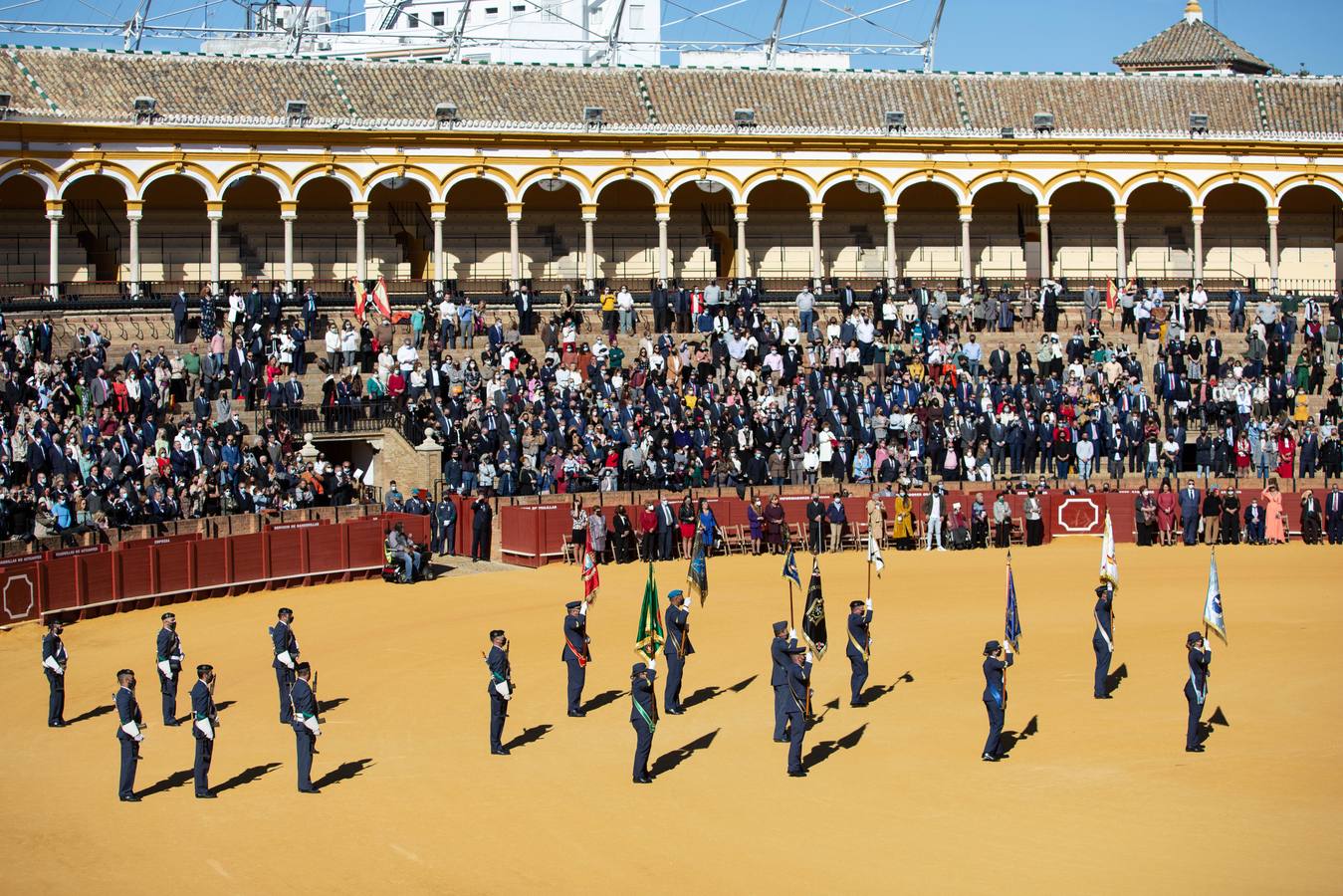 Jura de bandera en la plaza de toros de la Maestranza de Sevilla