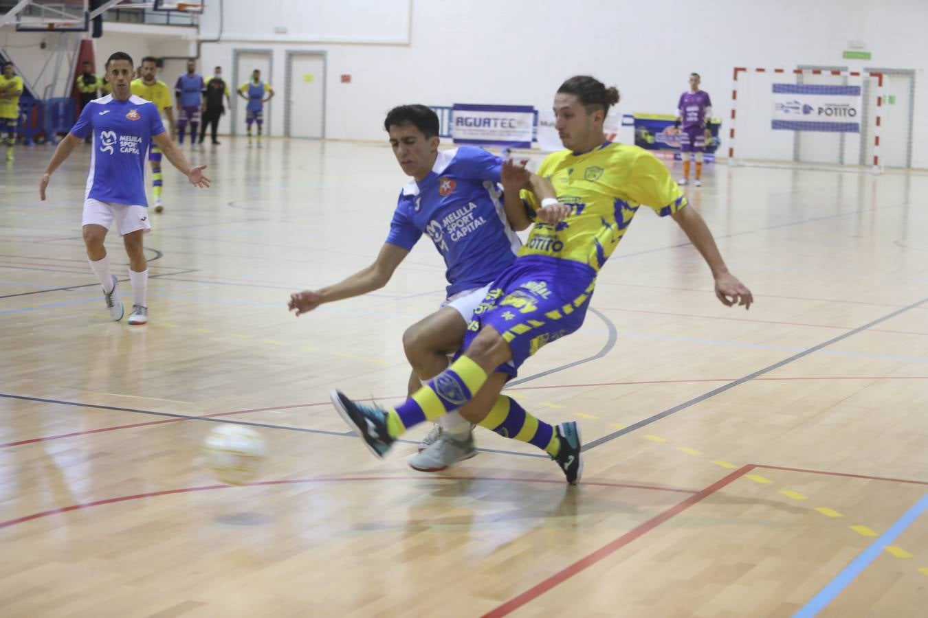 FOTOS: Llega la primera victoria como local del Cádiz CF Virgili