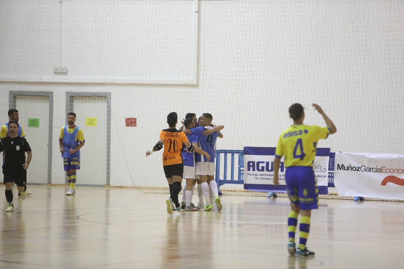 FOTOS: Llega la primera victoria como local del Cádiz CF Virgili