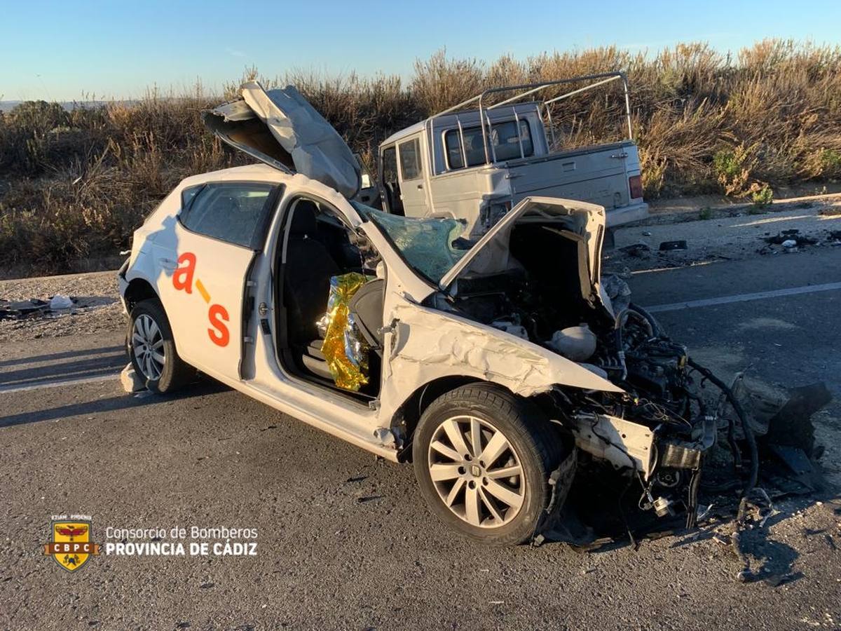 Fotos: Accidente de coche y autobús en La Barca de la Florida