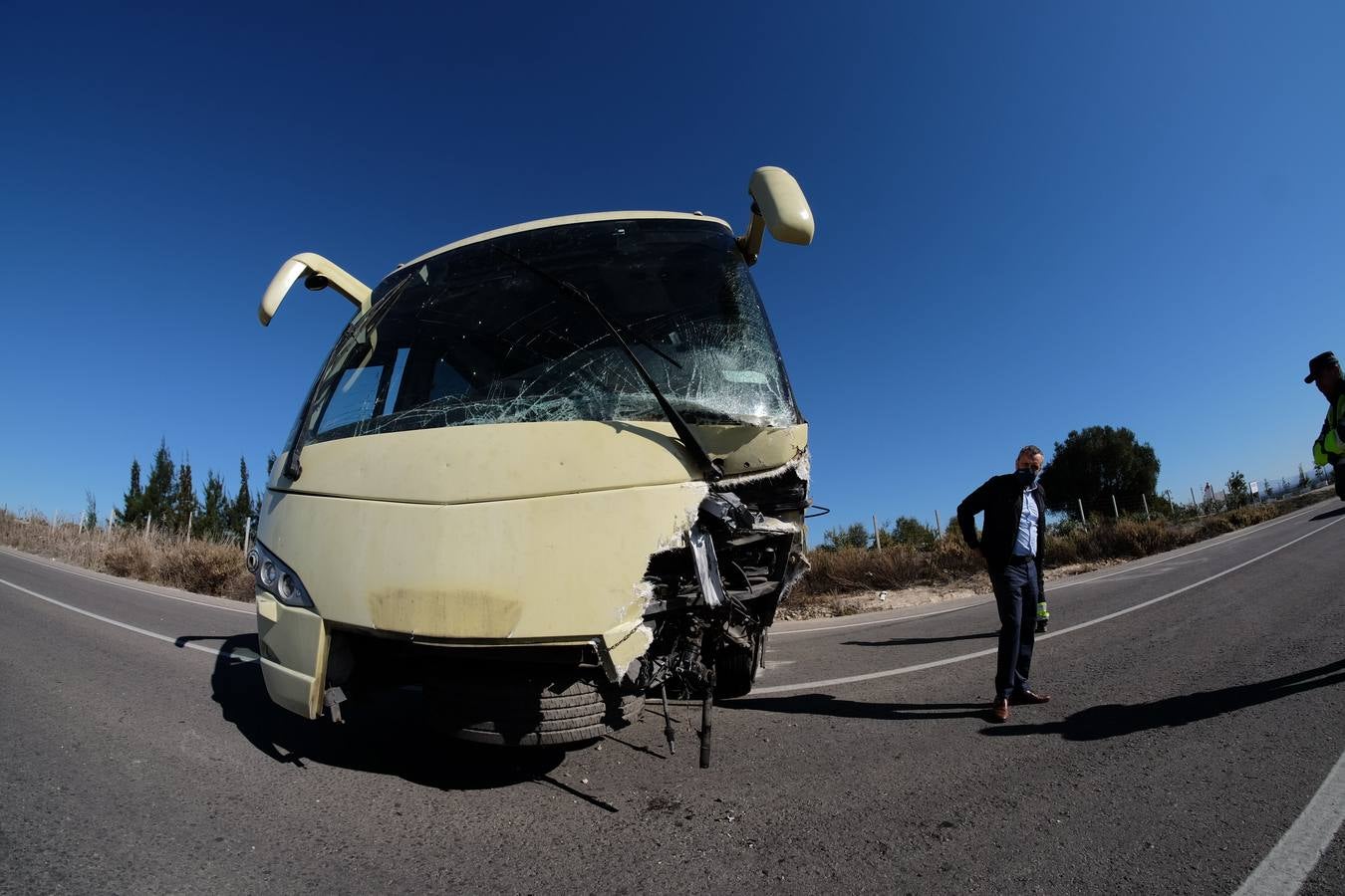 Fotos: Accidente de coche y autobús en La Barca de la Florida