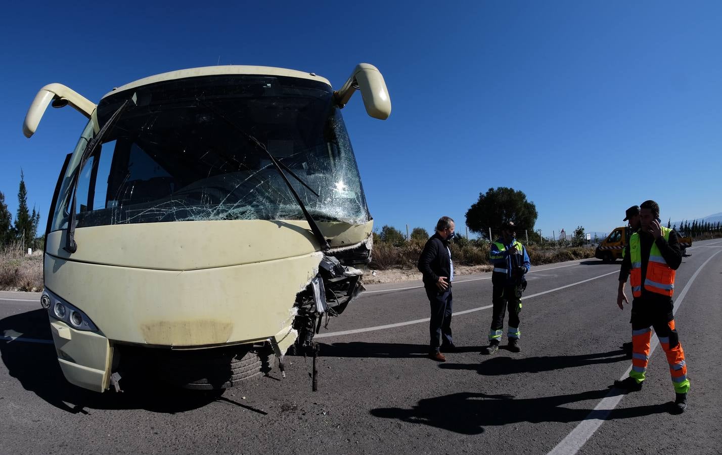 Fotos: Accidente de coche y autobús en La Barca de la Florida