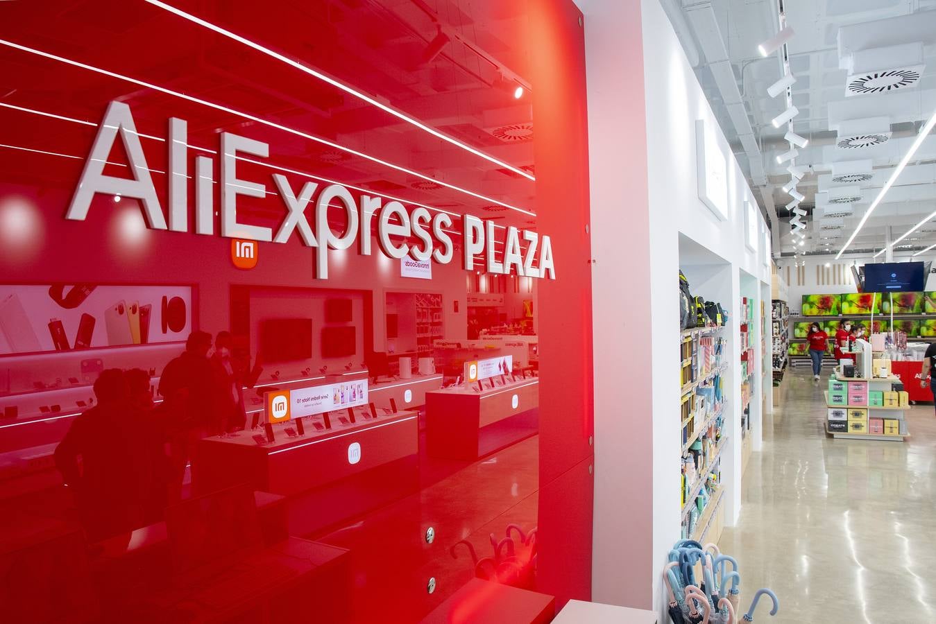 En imágenes, AliExpress inaugura su primera tienda en Sevilla