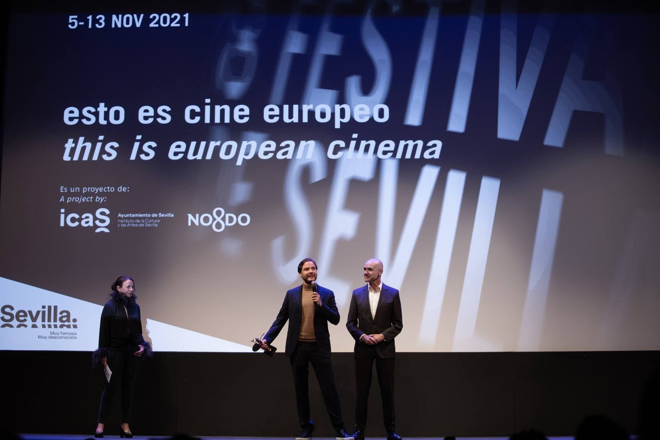 Daniel Brühl recibe el Premio Ciudad de Sevilla, en imágenes