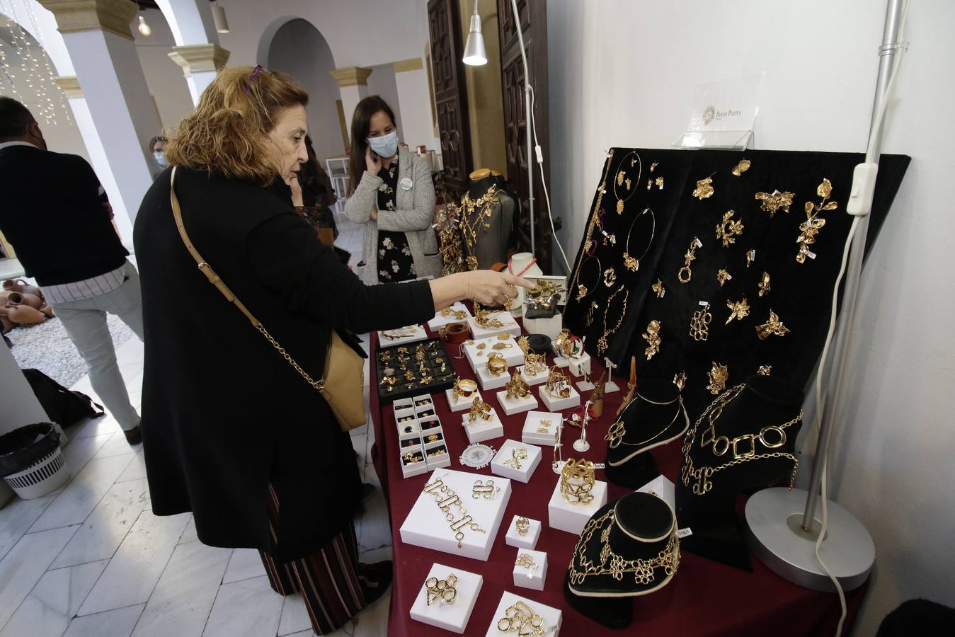 Arranca el VI Mercado de Navidad de Nuevo Futuro Sevilla en la Fundación Valentín de Madariaga