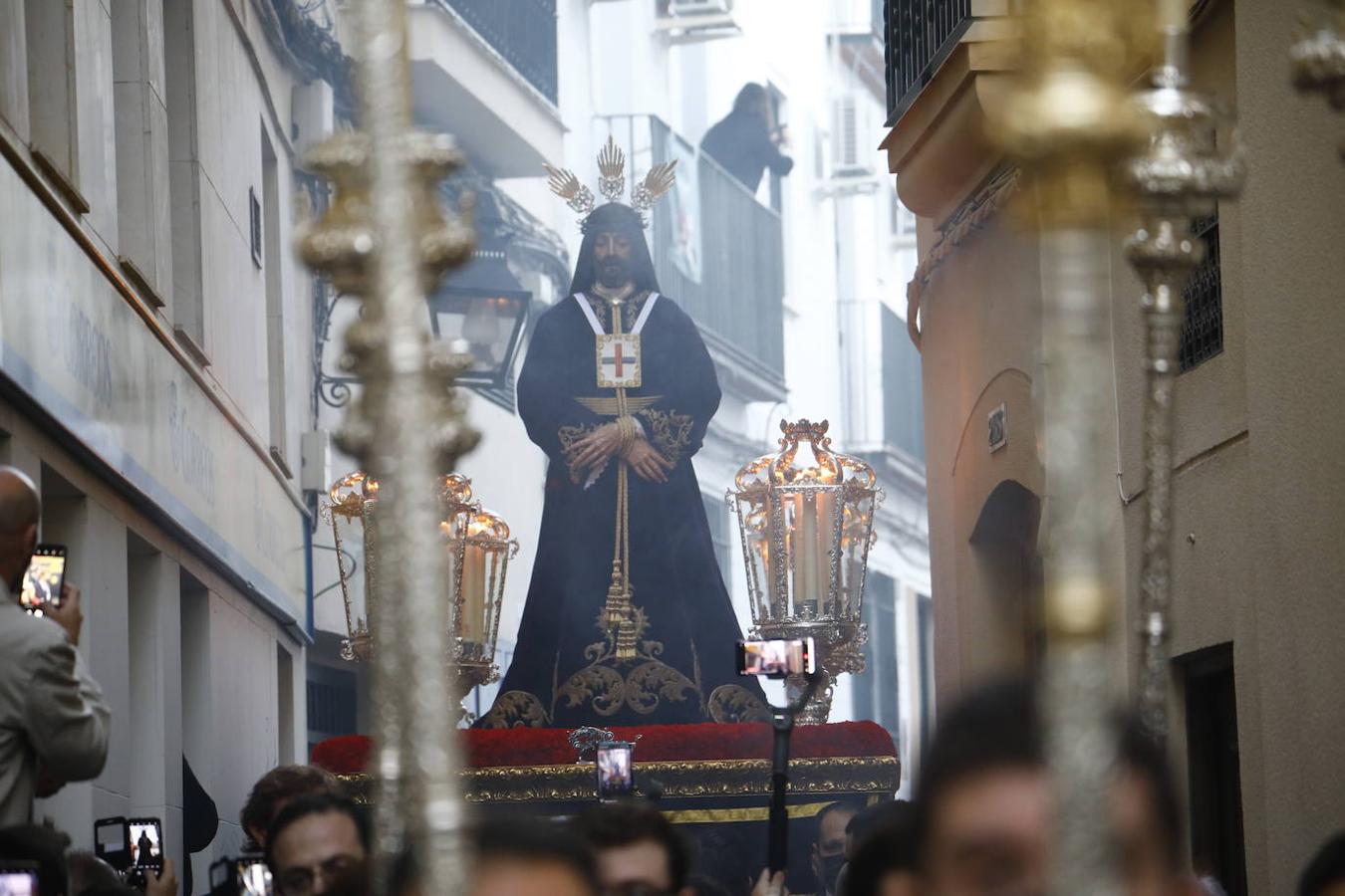 Emocionado reencuentro del Rescatado de Córdoba con sus devotos tras la restauración