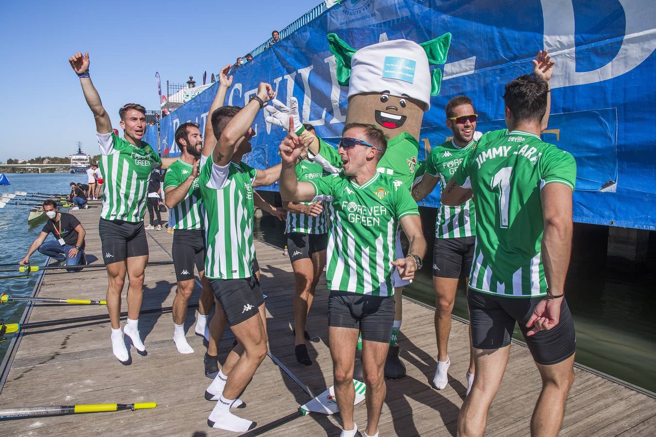 En imágenes, la 55ª edición de la Regata Sevilla-Betis