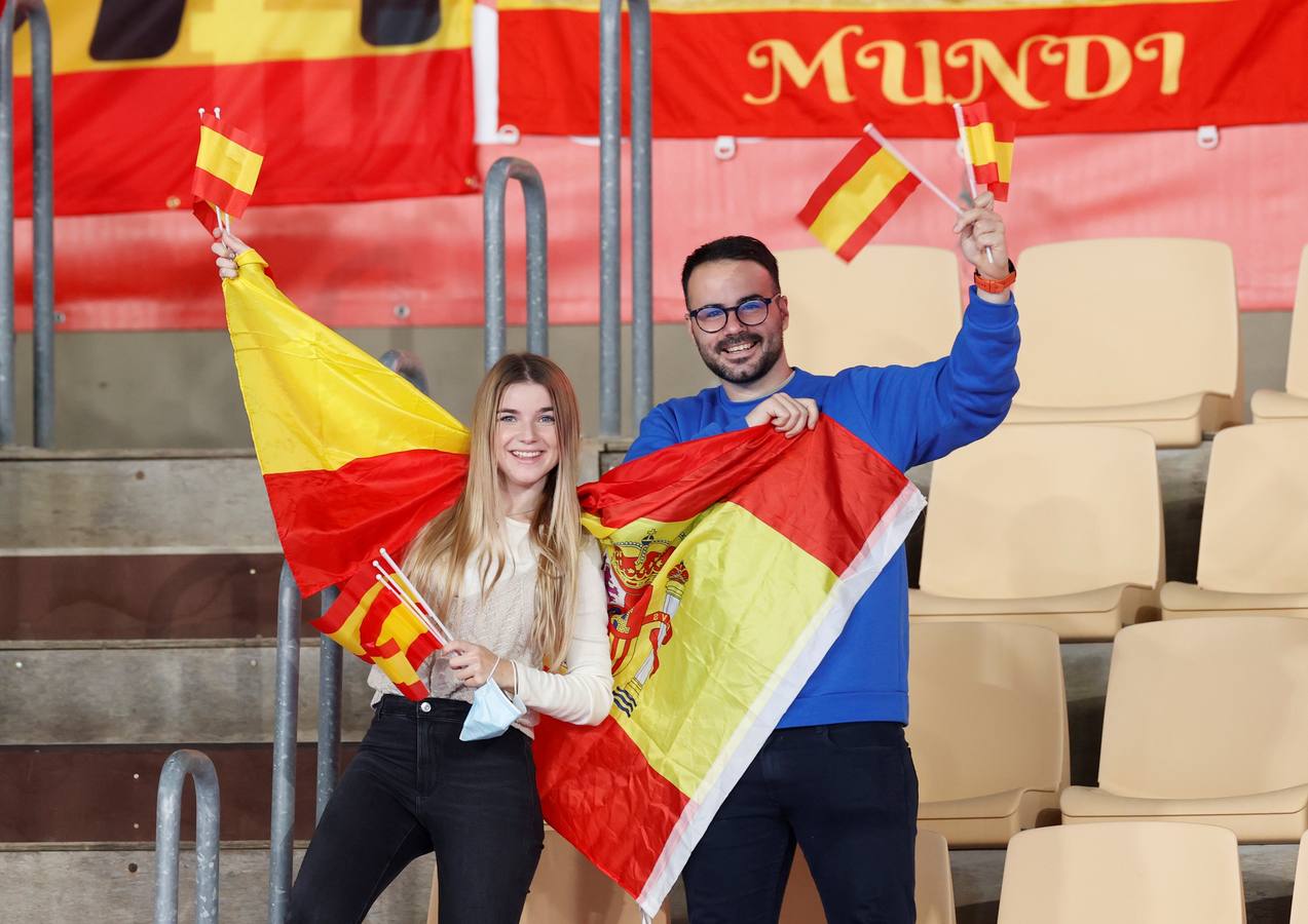 En imágenes, ambiente del partido entre España y Suecia en el estadio de La Cartuja de Sevilla