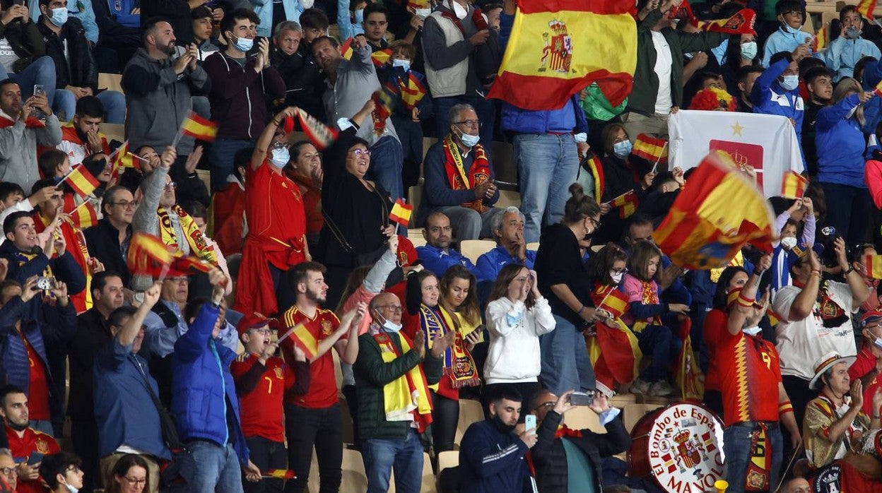 En imágenes, ambiente del partido entre España y Suecia en el estadio de La Cartuja de Sevilla