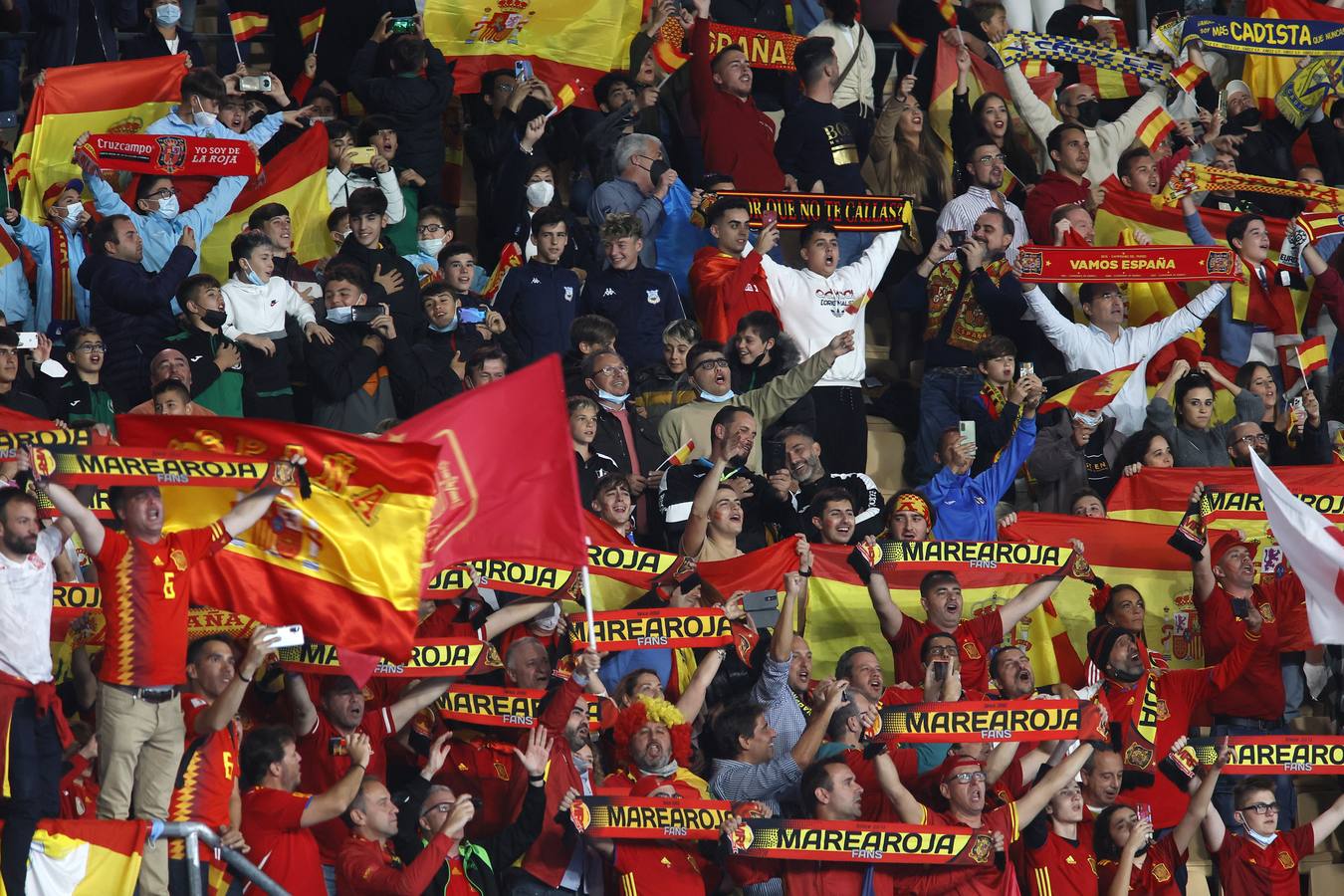 En imágenes, ambiente del partido entre España y Suecia en el estadio de La Cartuja de Sevilla