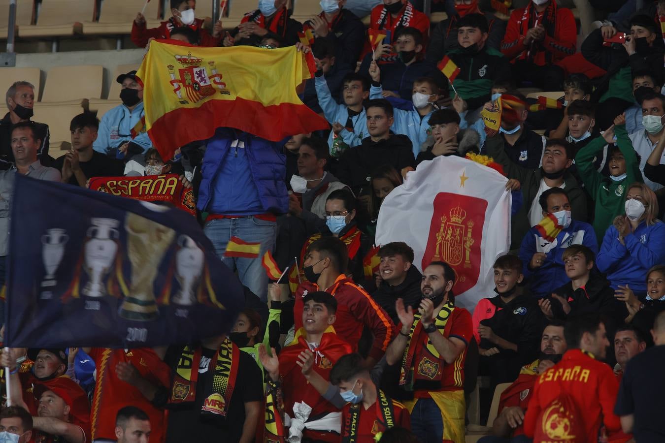 En imágenes, ambiente del partido entre España y Suecia en el estadio de La Cartuja de Sevilla