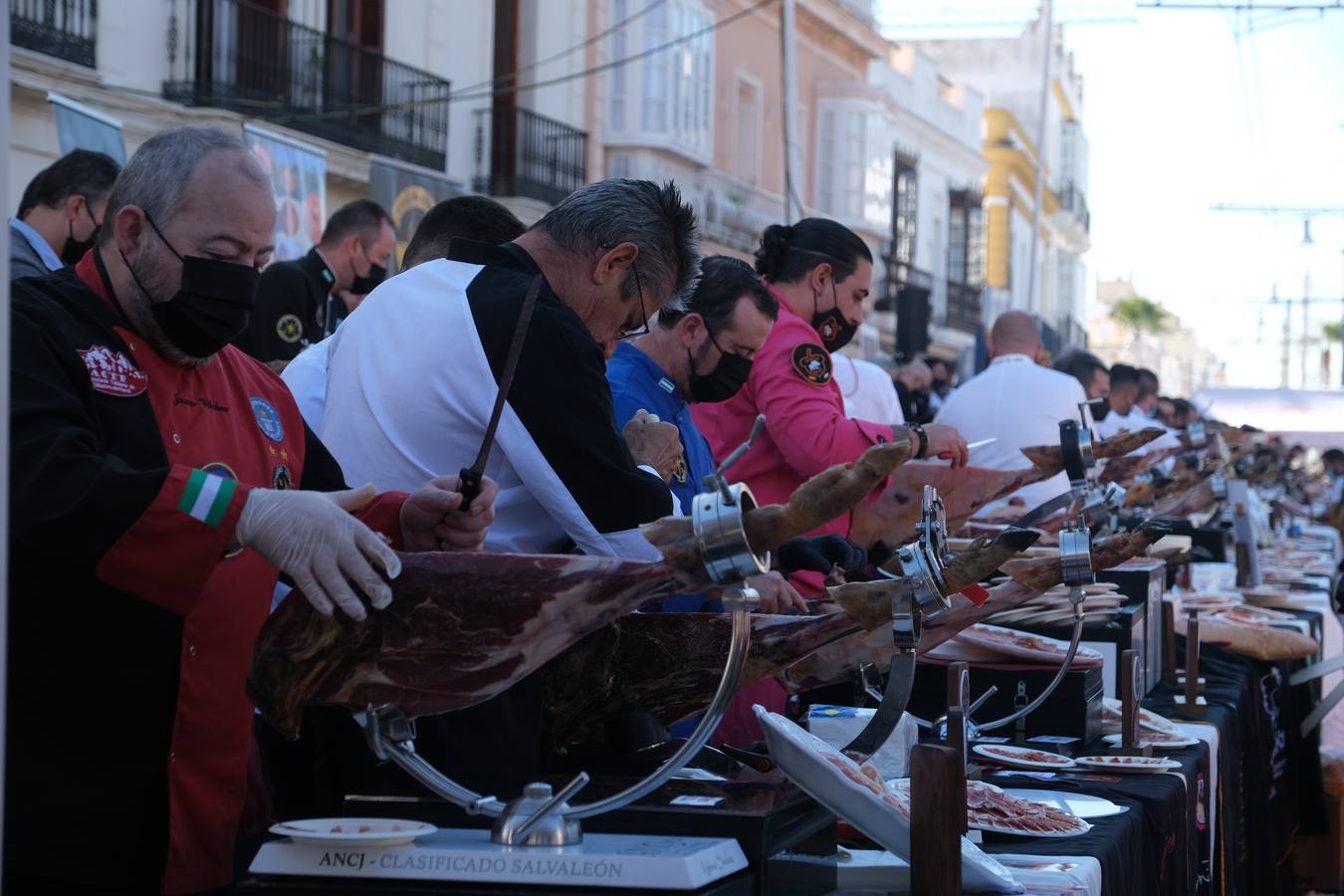 150 cortadores de jamón altruistas para que ningún niño se quede sin juguete en San Fernando