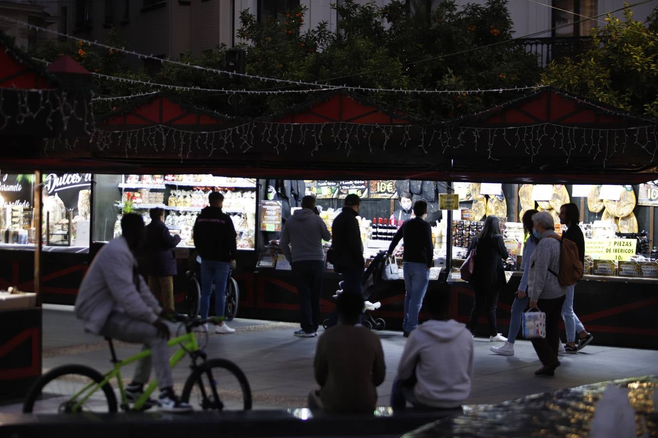 El arranque del mercado navideño de Córdoba en Las Tendillas, en imágenes