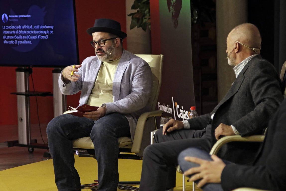 En imágenes, &#039;Toros sí, toros no: ¿cultura, tradición o barbarie?&#039; en el ciclo &#039;Letras de Sevilla&#039;