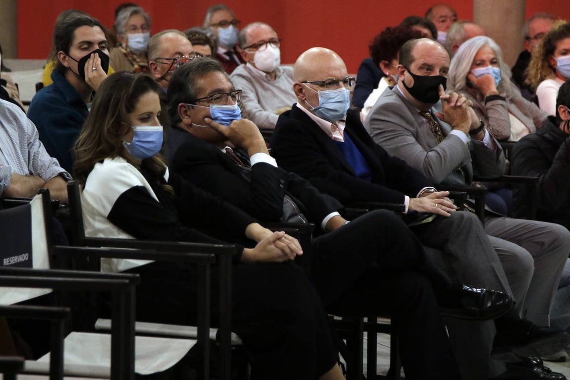 En imágenes, &#039;Toros sí, toros no: ¿cultura, tradición o barbarie?&#039; en el ciclo &#039;Letras de Sevilla&#039;