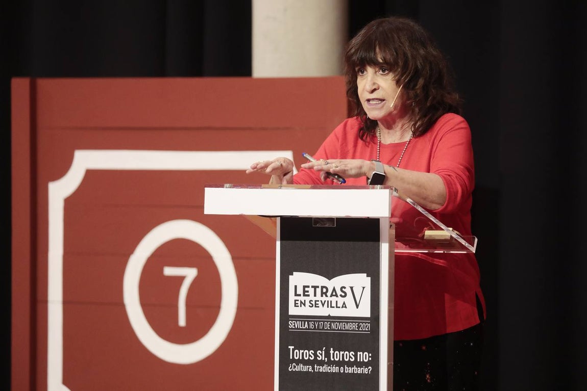 En imágenes, &#039;Toros sí, toros no: ¿cultura, tradición o barbarie?&#039; en el ciclo &#039;Letras de Sevilla&#039;