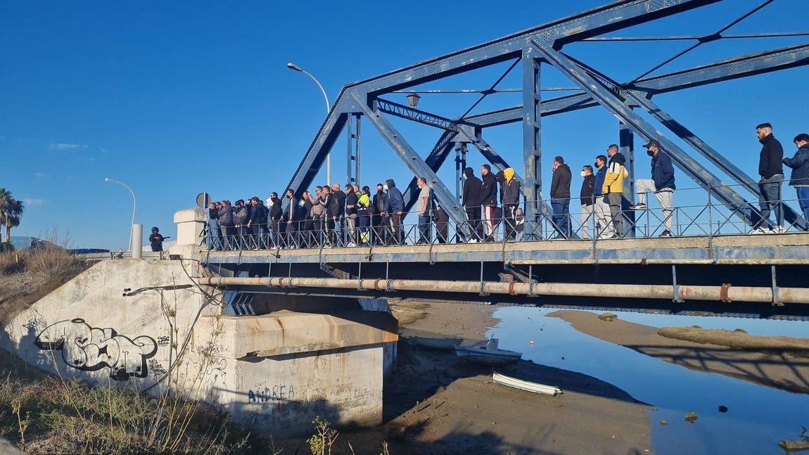 Fotos: Tensión en el Puente de Hierro en San Fernando