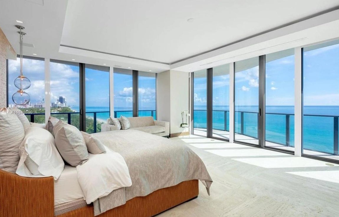 El lujoso ático que Messi vende en Miami. El apartamento cuenta con cuatro dormitorios de tipo suite con su propio baño, terraza y un pequeño salón.