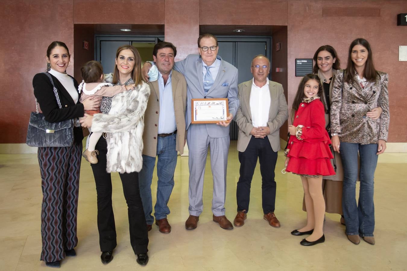 Gádor Moya González, Rocío Moya González, Aquilino Moya Espejo, Yáyez Moya González, María Teresa Moya González y sus nietos Rocío y Aquilino. Juan Raya y Pedro Carmona. 