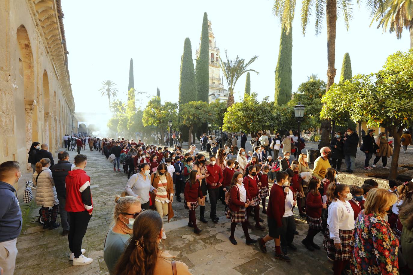 La procesión de San Acisclo y Santa Victoria, patronos de Córdoba, en imágenes