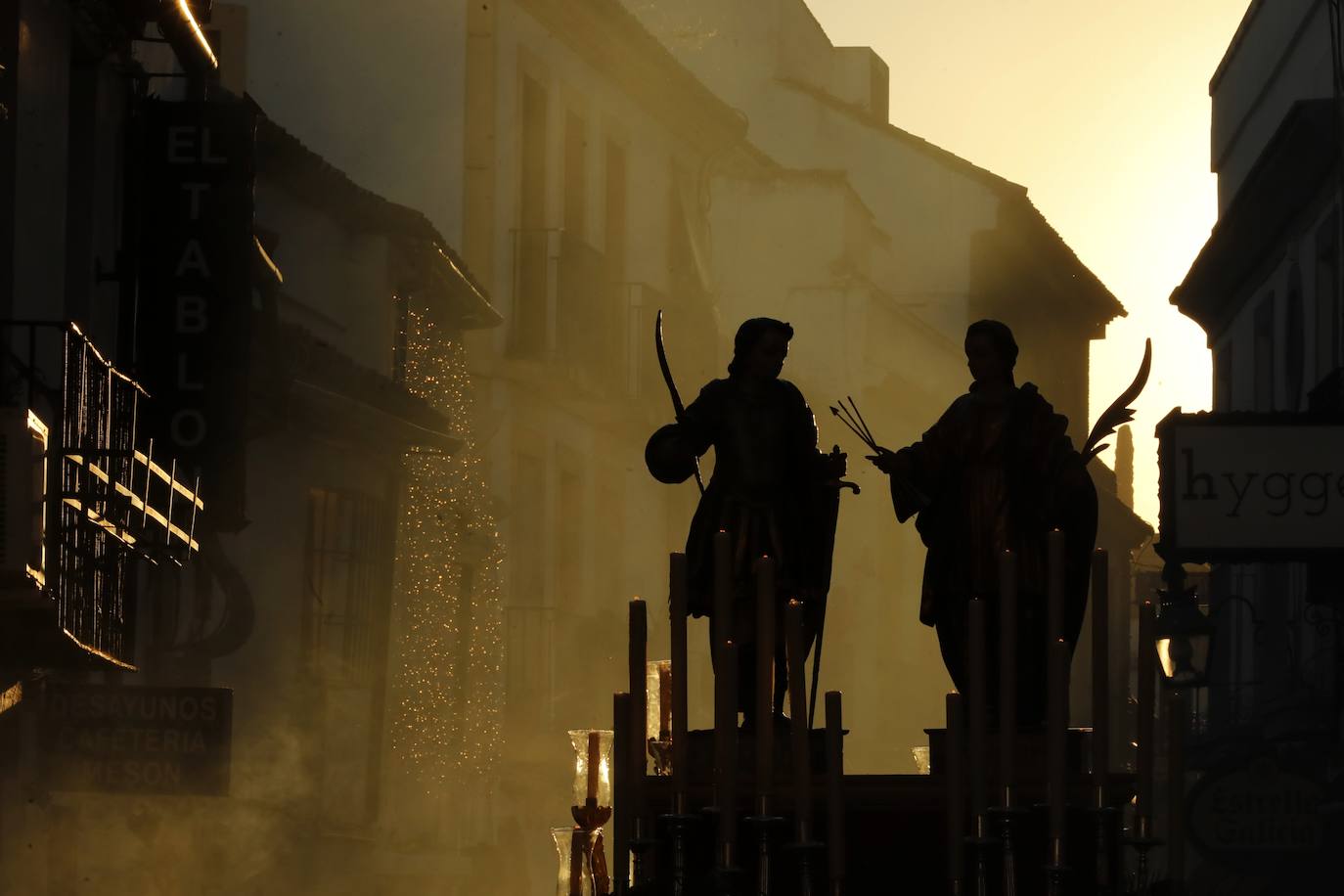 La procesión de San Acisclo y Santa Victoria, patronos de Córdoba, en imágenes