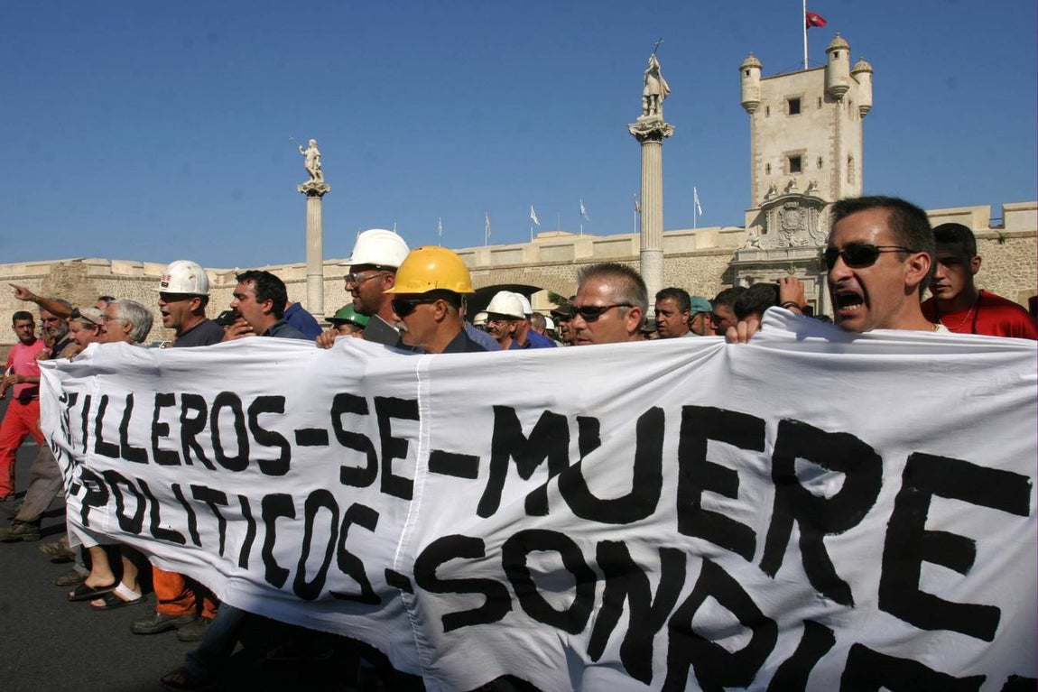 Manifestación de trabajadores de la Industria Auxiliar naval para demandar mayor carga de trabajo. 