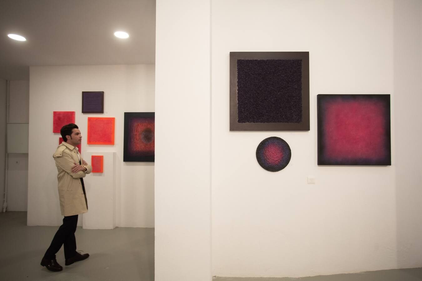 En imágenes, primera exposición individual de Isabel Valdecasas en Sevilla