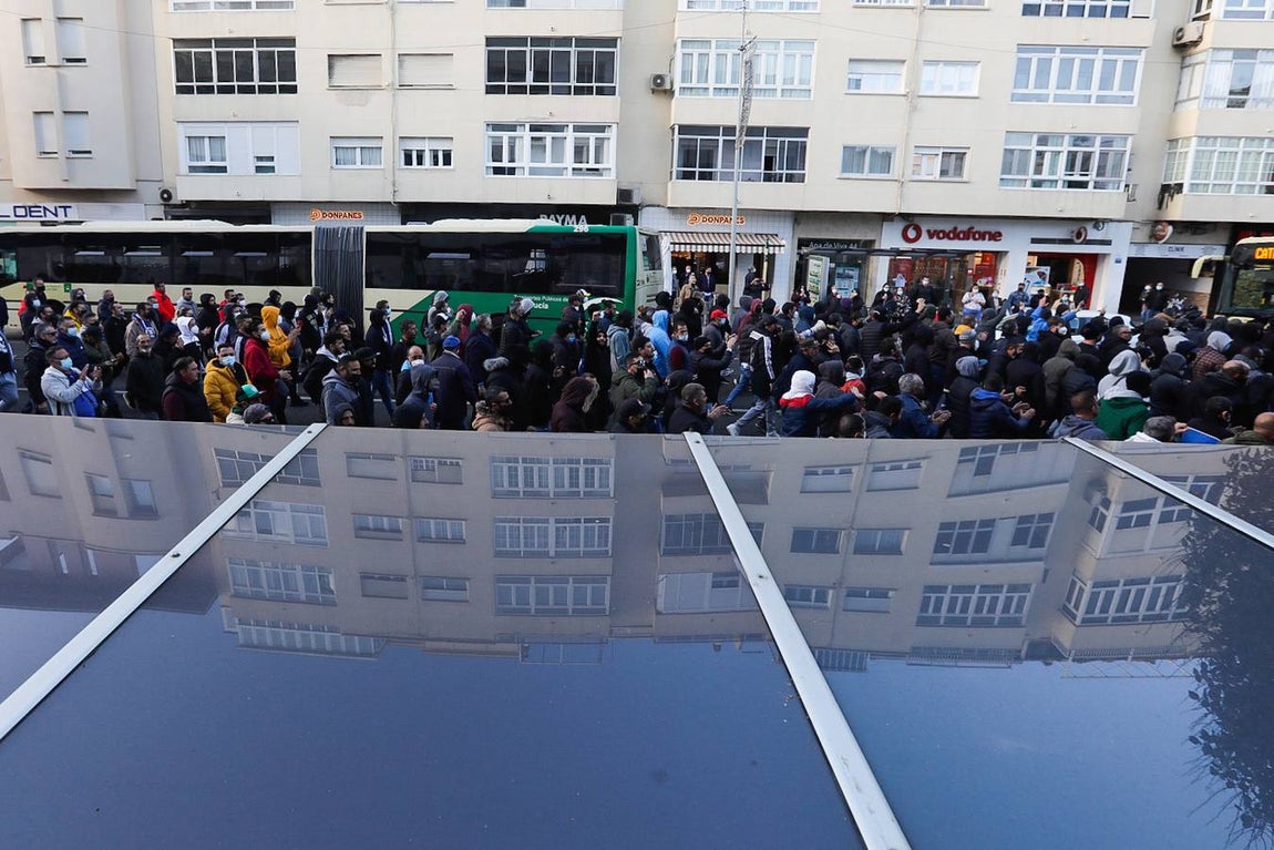 FOTOS: La huelga del Metal del jueves siembra el caos circulatorio en Cádiz por el movimiento de los piquetes
