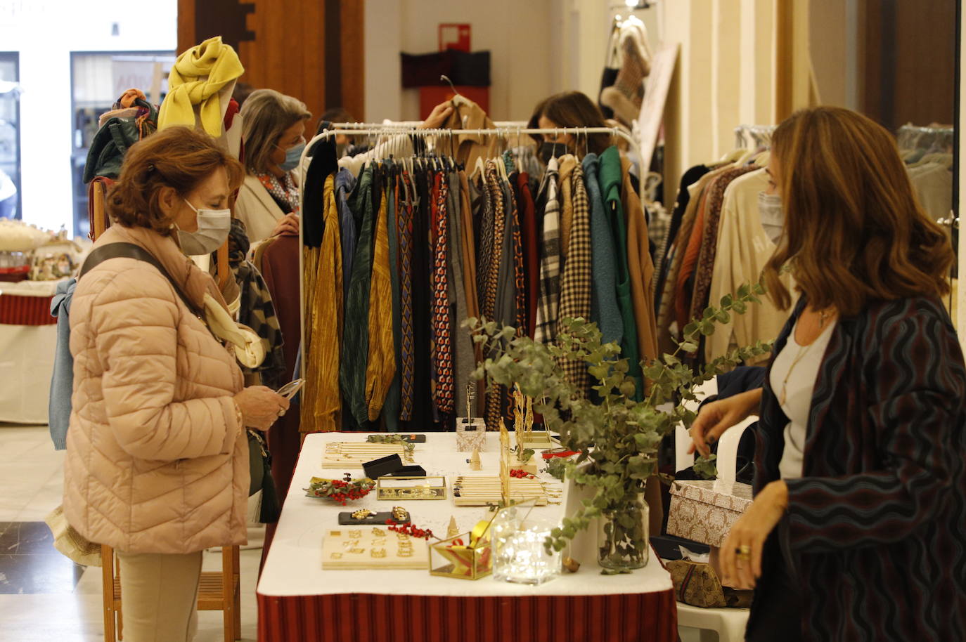 La apertura del Mercadillo Navideño de Adevida en Córdoba, en imágenes