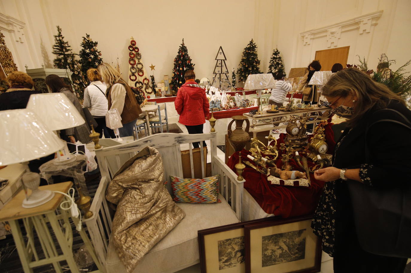 La apertura del Mercadillo Navideño de Adevida en Córdoba, en imágenes