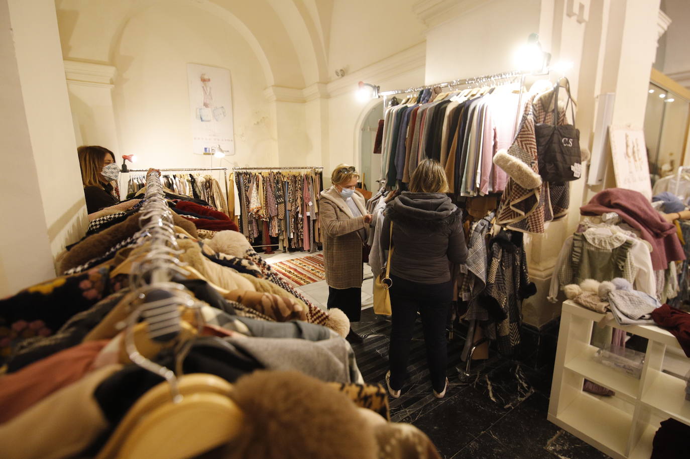 La apertura del Mercadillo Navideño de Adevida en Córdoba, en imágenes