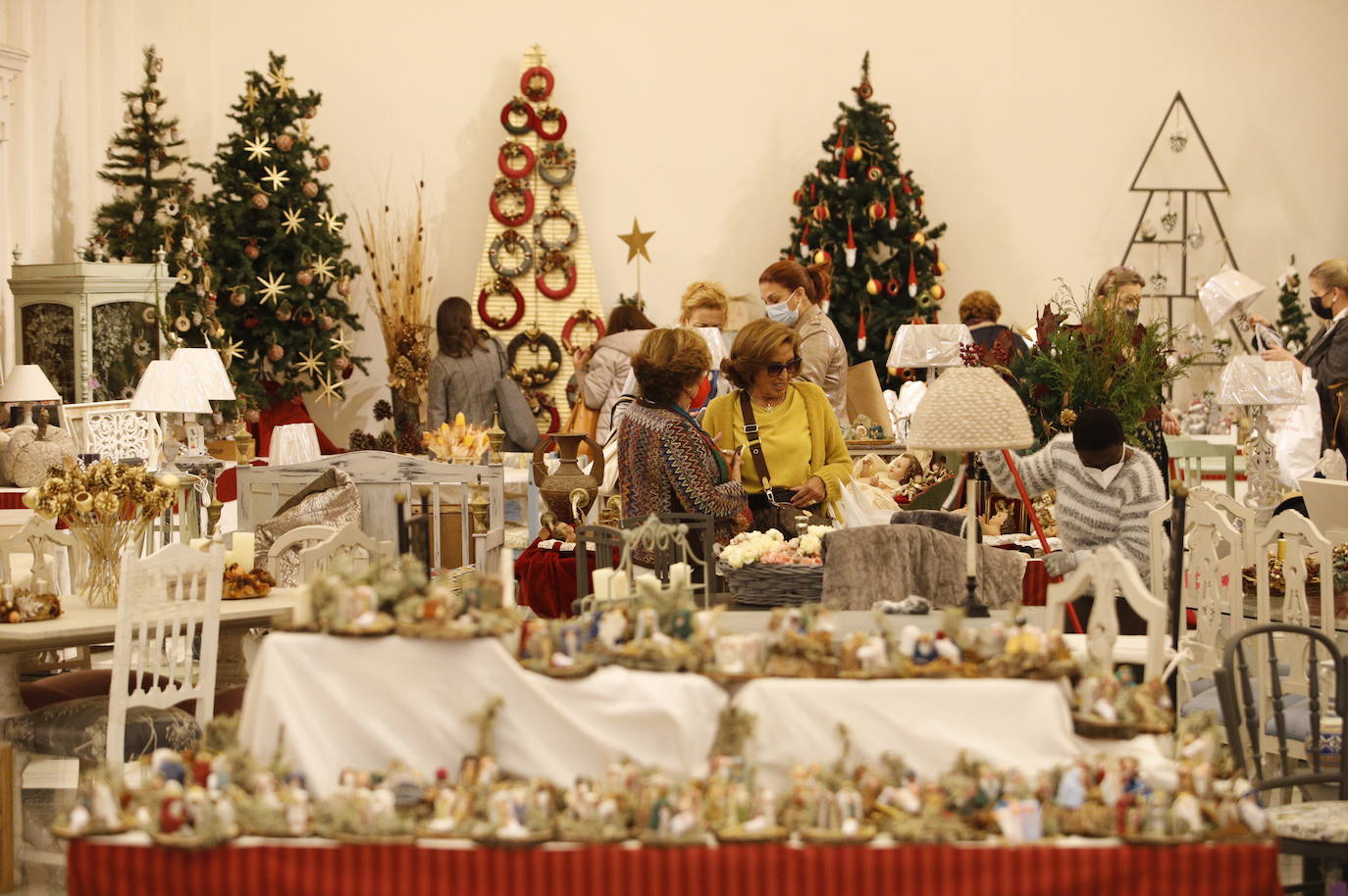 La apertura del Mercadillo Navideño de Adevida en Córdoba, en imágenes