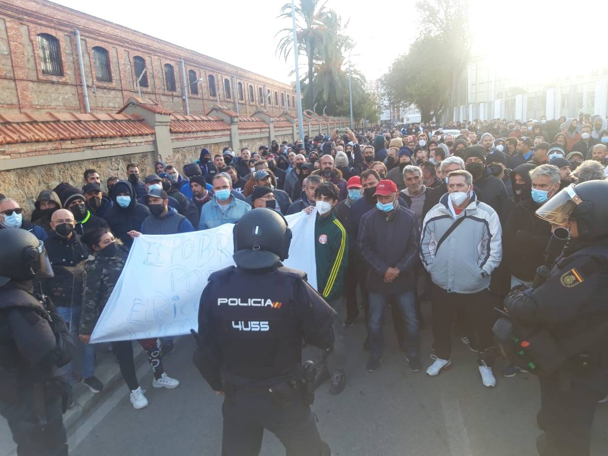 Cuarto día de altercados en Cádiz por la huelga del metal