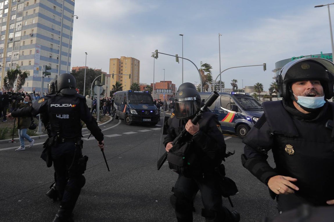 Cuarto día de altercados en Cádiz por la huelga del metal