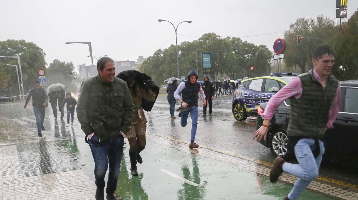 Las imágenes de la enorme tromba de agua que ha caído en Sevilla