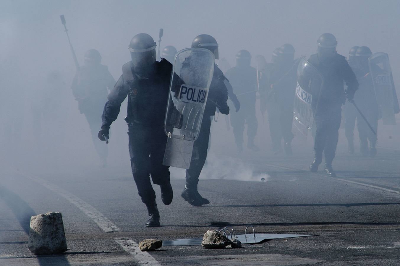 La Policía ha puesto en peligro su integridad física en cada uno de los muchos episodios de violencia. 