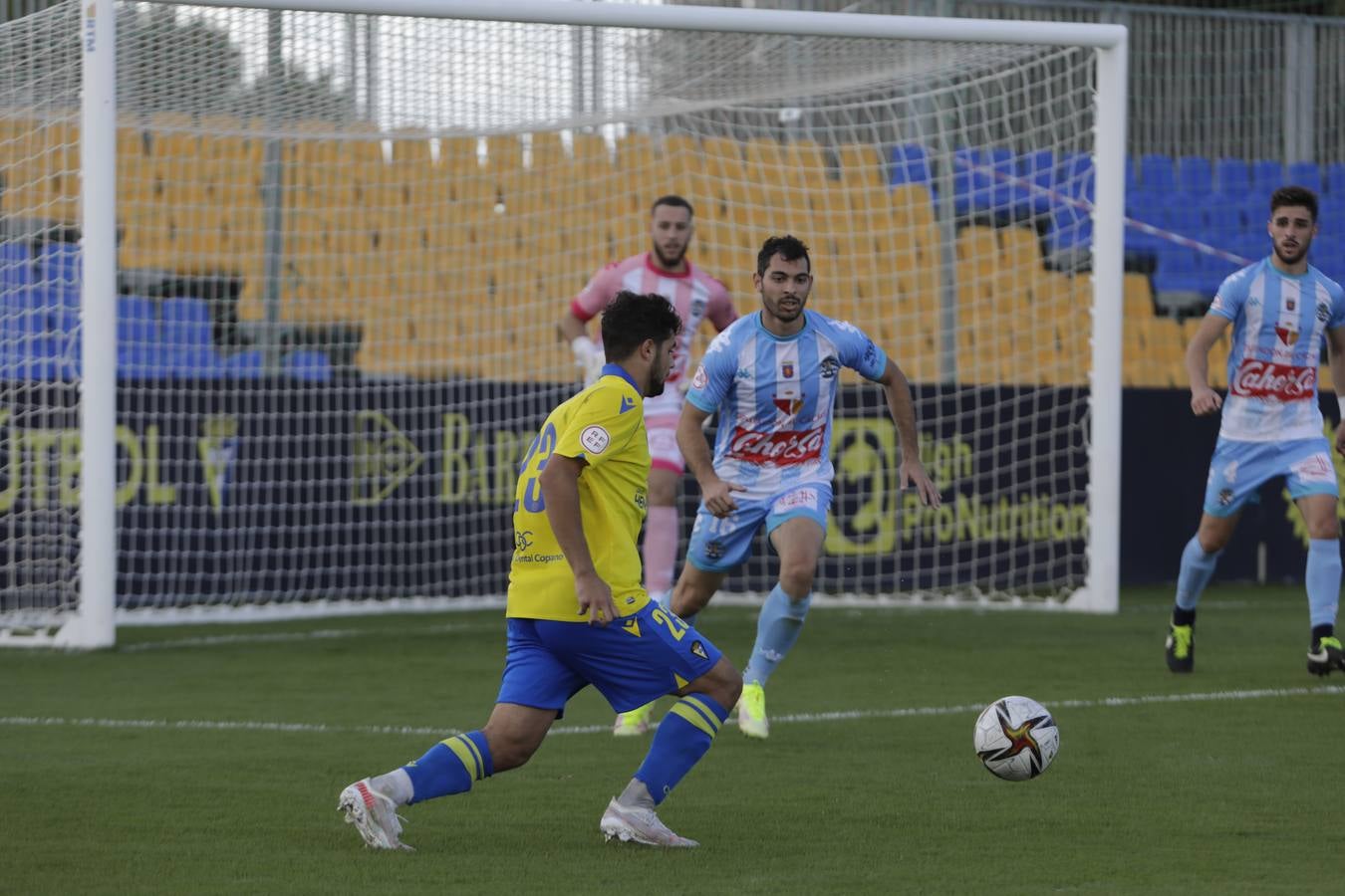 FOTOS: La derrota del Cádiz B ante el Coria, en imágenes