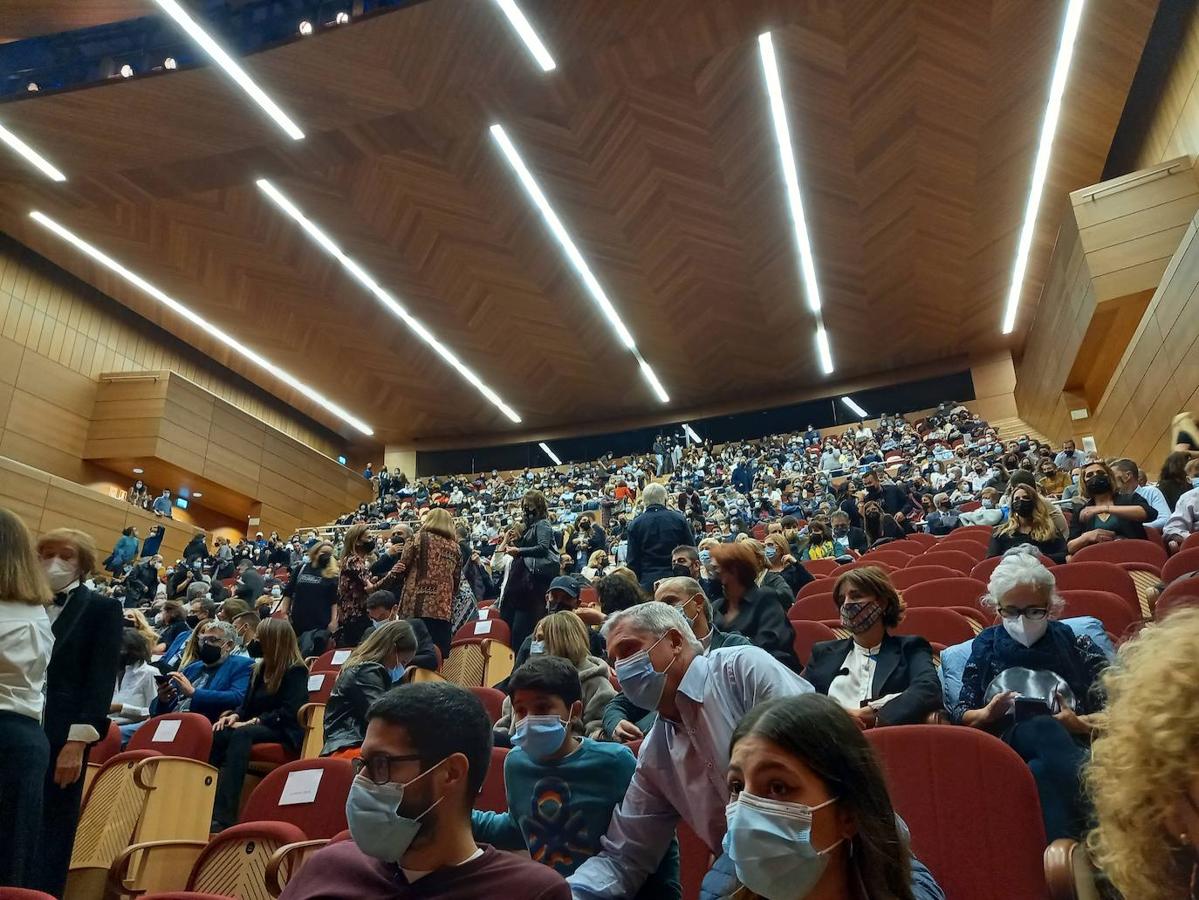 Público asistente a la clausura de la gala. 