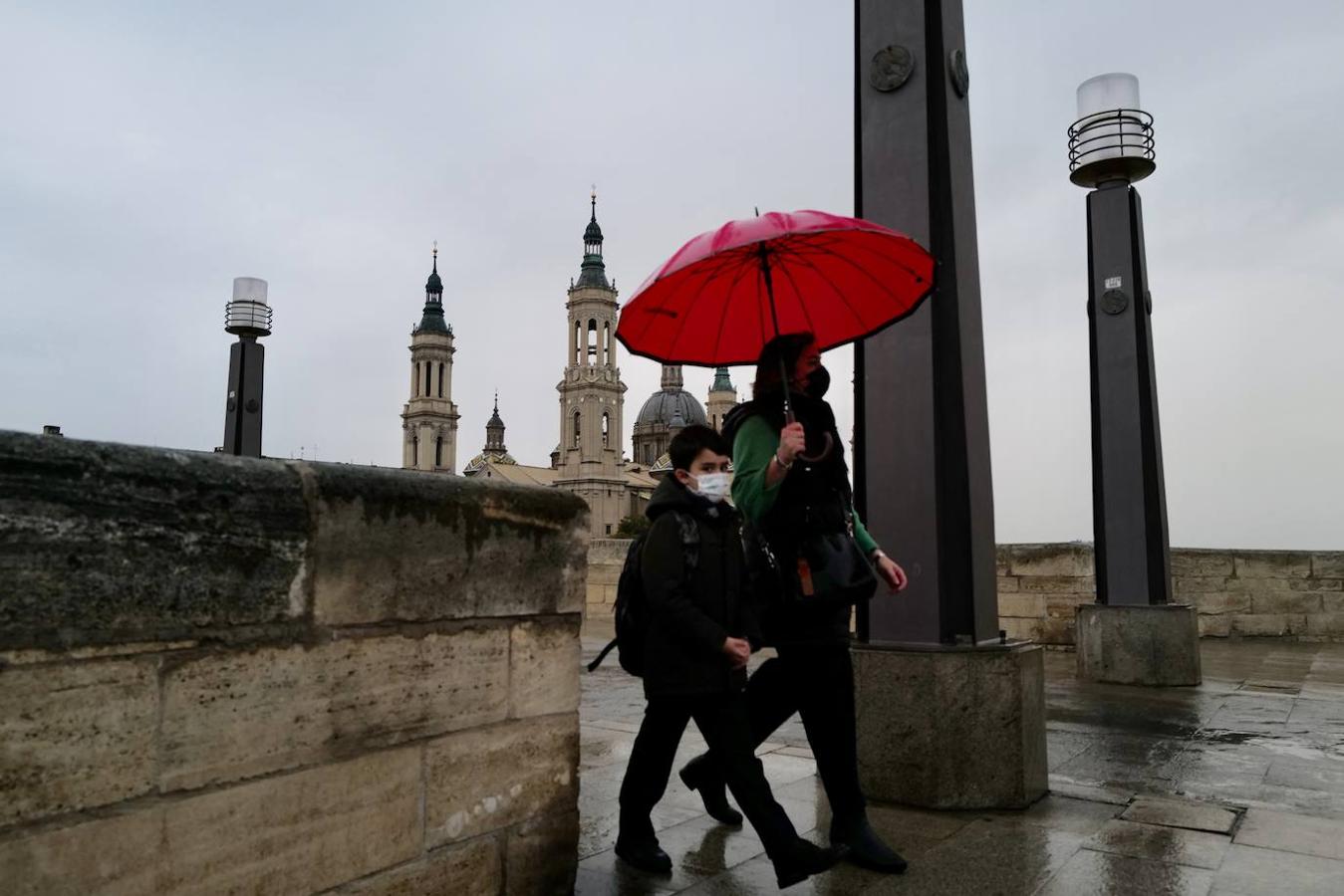 Día lluvioso en Zaragoza. 