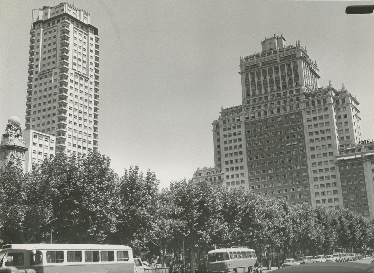 11. Plaza España en 1964
