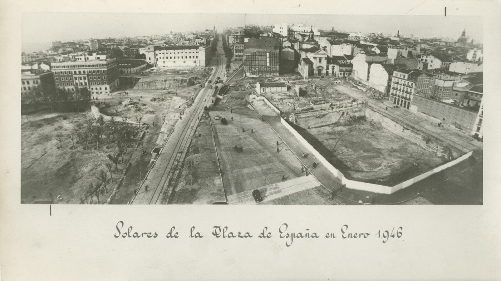 5. Enero de 1946. Solares de la plaza de España