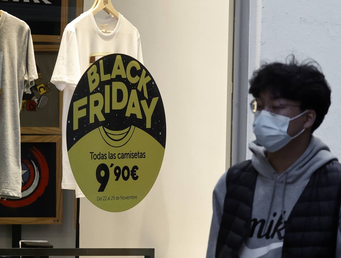 Black Friday 2021: Sevilla se tiñe de negro