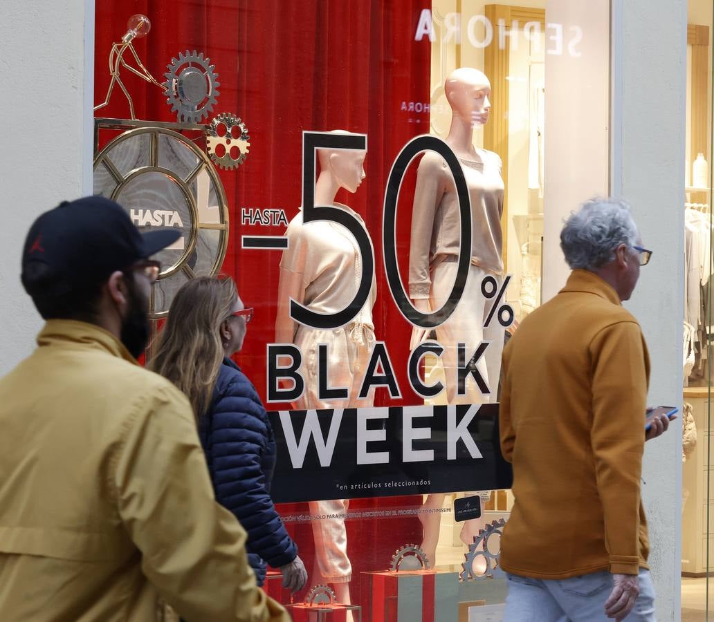 Black Friday 2021: Sevilla se tiñe de negro