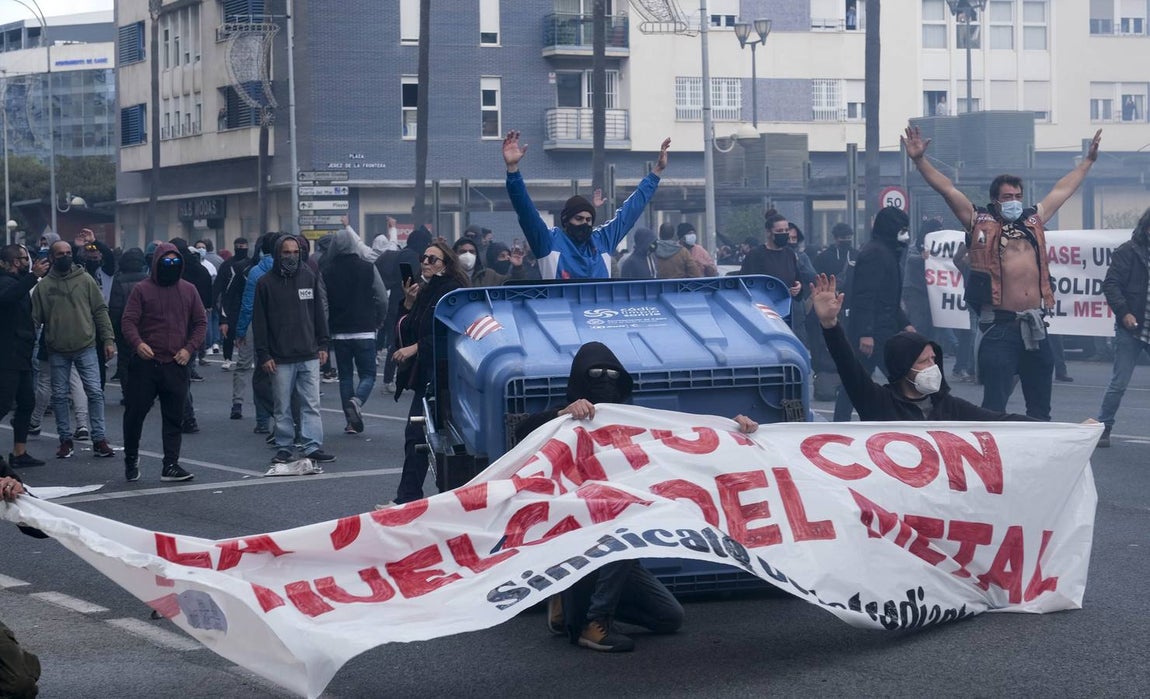 FOTOS: Huelga del Metal el 23-N, un día muy triste para Cádiz y su Bahía